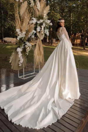 25720 Malva атласное с пышной юбкой